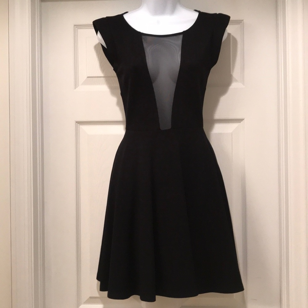 Bebe Black cocktail dress w front V and back mesh